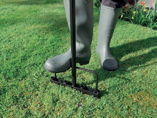 Heavy Duty Hollow Tine Lawn Aerator - Image 4